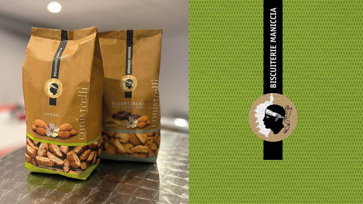 Photo des packagings maniccia, fond craft brun avec des illustrations d'amandes, de canistrellis dans un esprit gourmand