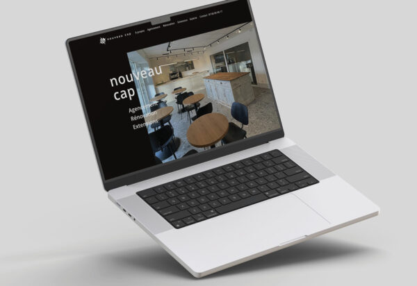 Présentation du nouveau site Nouveau Cap en situation sur un mac book.