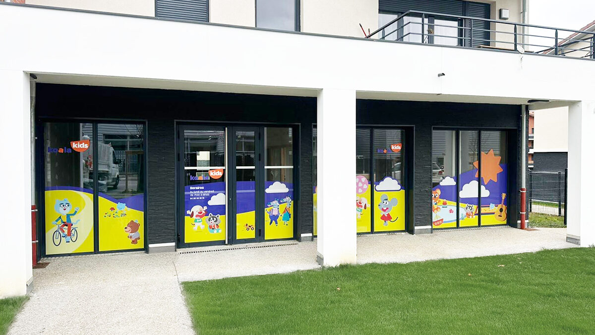 Abaca-koala-kid-vitrophanie2